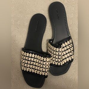 Tory Burch Woven Raffia Slides - Black - size 10